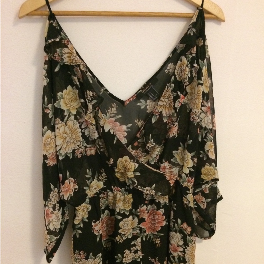 NWT floral black cold shoulder chiffon romper- F21